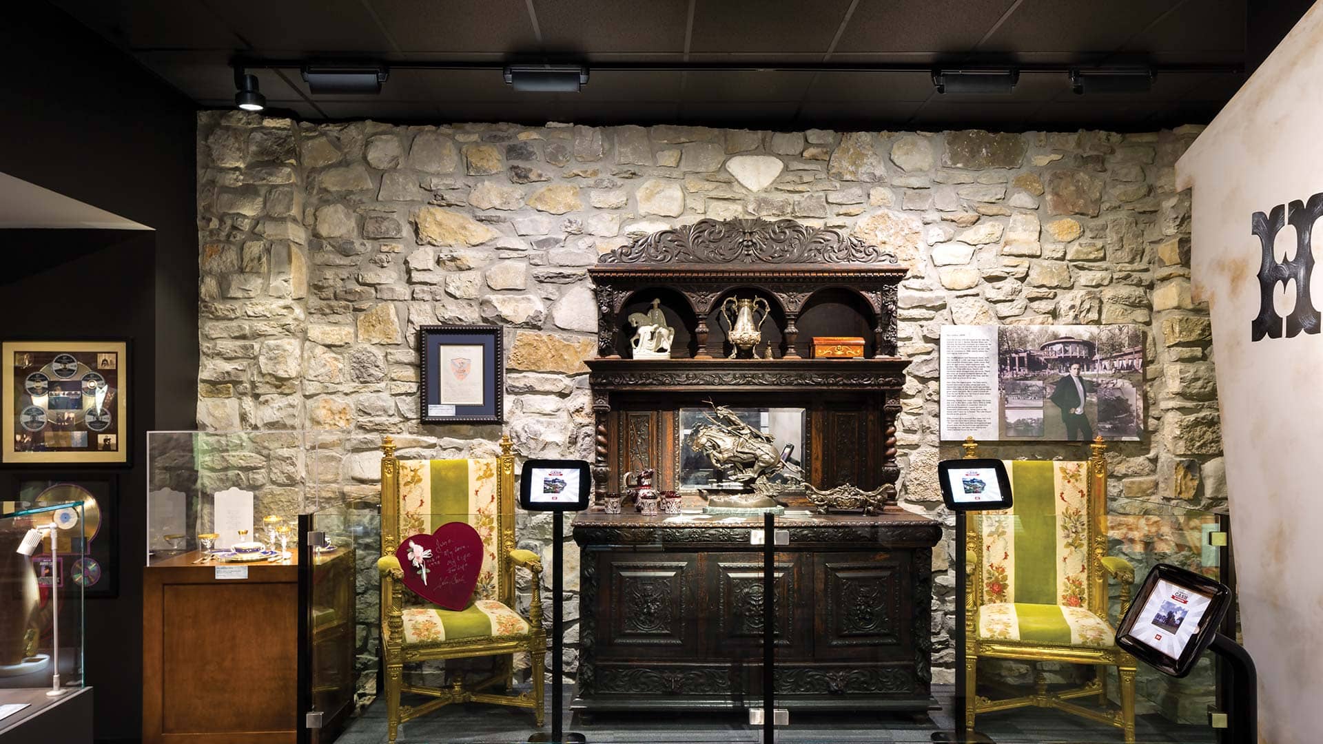 photo-gallery-hospitality-entertainment-johnny-cash-museum-05